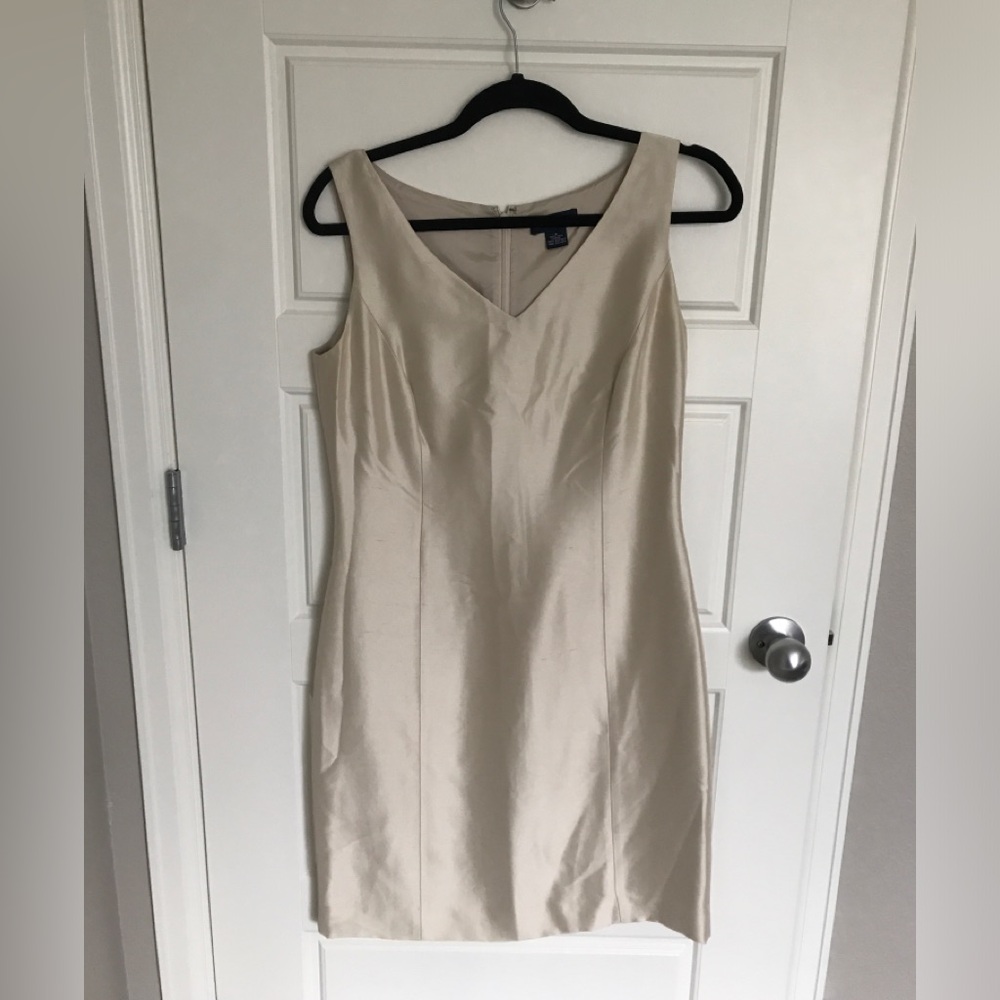 Sz 8  Ann Taylor 100% silk dress